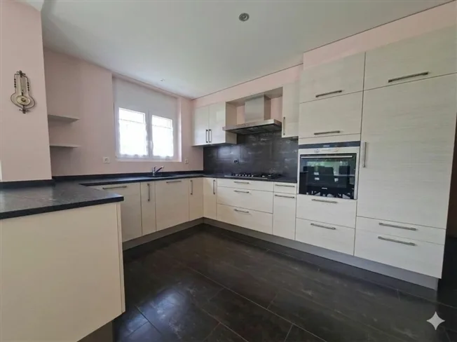 8 Zimmer Einfamilienhaus in Mase – Foto 8 von 20