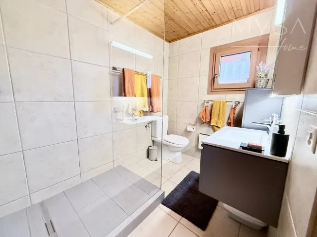 5.5 Zimmer Einfamilienhaus in Erde – Foto 9 von 10