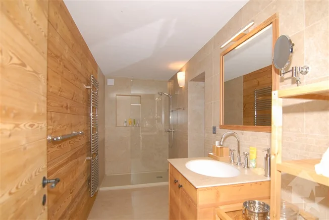 14 Zimmer Einfamilienhaus in Les Agettes – foto 17 di 20
