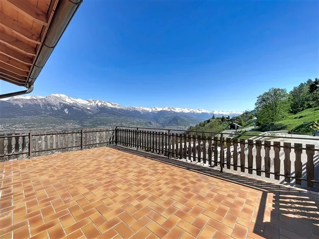 Grande maison avec 2 appartements et vaste garage – photo 13 sur 13