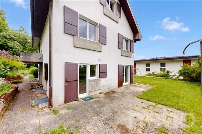 5.5 Zimmer Einfamilienhaus in Chambrelien – foto 4 di 12