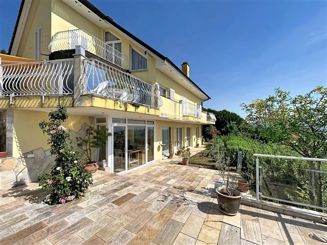 8.5 Zimmer Villa in Bevaix – foto 6 di 20