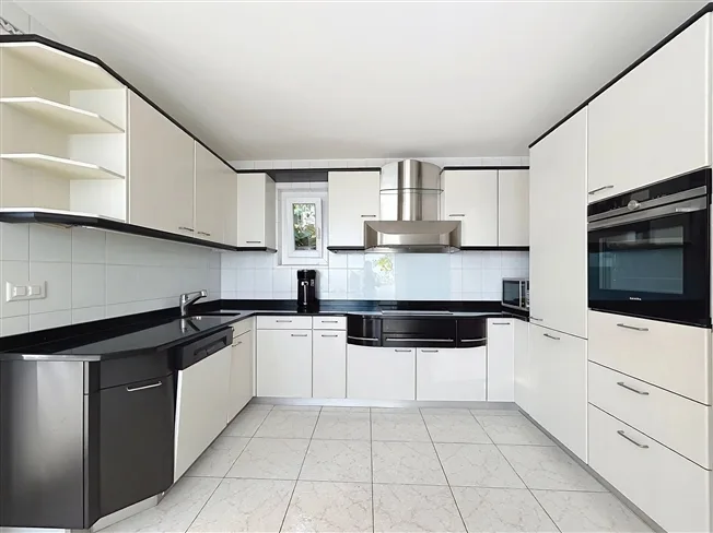 8.5 Zimmer Villa in Bevaix – foto 10 di 20
