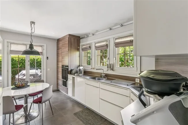 5.5 Zimmer Einfamilienhaus in Bevaix – Foto 2 von 12