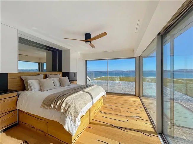 12 Zimmer Villa in Vaumarcus – Foto 9 von 15