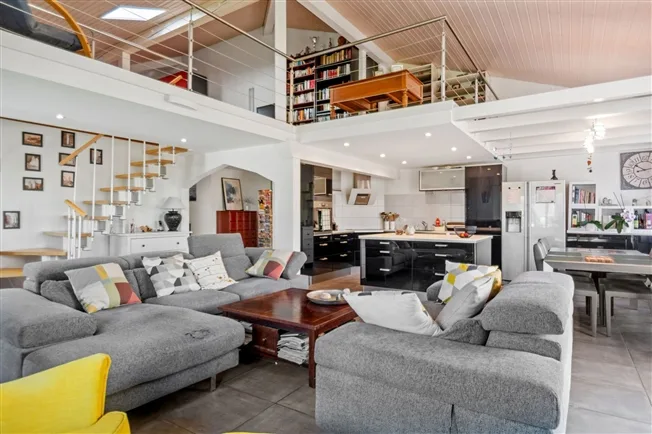 4.5 Zimmer Attikawohnung, 2056 Dombresson