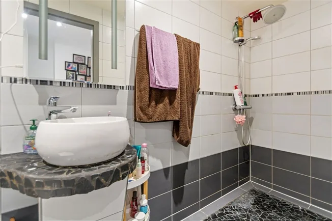 4.5 Zimmer Attikawohnung in Dombresson – foto 10 di 11