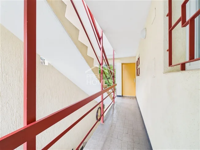 17 Zimmer Einfamilienhaus in St-Blaise – foto 8 di 11