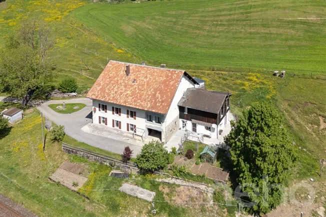 9 Zimmer Bauernhaus in Les Bayards – Foto 2 von 12