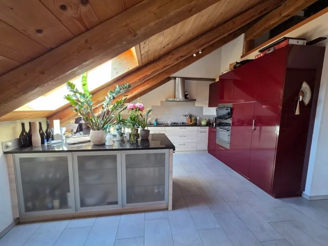 5.5 Zimmer Attikawohnung in Coffrane – foto 3 di 12