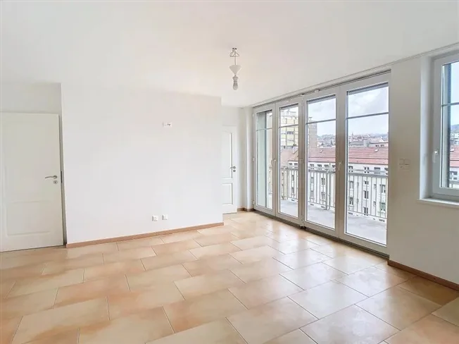 6 Zimmer Wohnung in La Chaux-de-Fonds – Foto 6 von 13