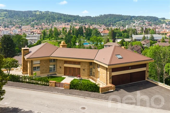 7 Zimmer Einfamilienhaus in La Chaux-de-Fonds – photo 3 sur 12
