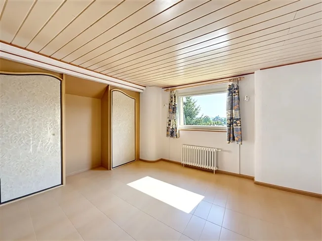 8 Zimmer Einfamilienhaus in La Chaux-de-Fonds – Foto 4 von 9