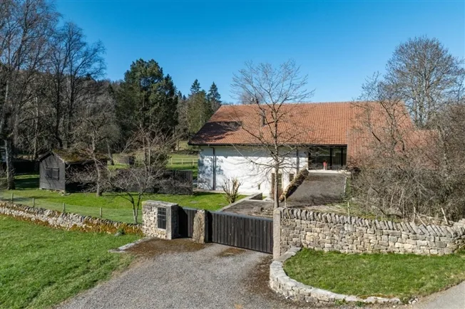 7 Zimmer Einfamilienhaus in Saignelégier – photo 4 of 17