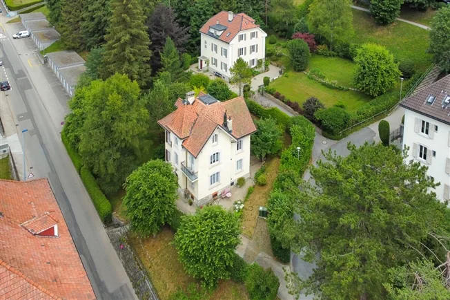Beaucoup de cachet! Pour des investisseurs ou bien une grande famille – photo 2 of 11