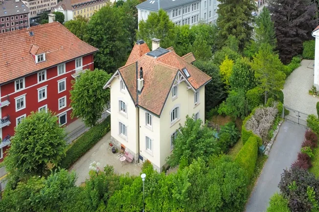 Beaucoup de cachet! Pour des investisseurs ou bien une grande famille – photo 3 of 11