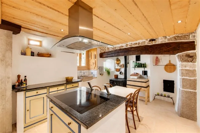 6 Zimmer Einfamilienhaus in La Chaux-du-Milieu – Foto 3 von 13