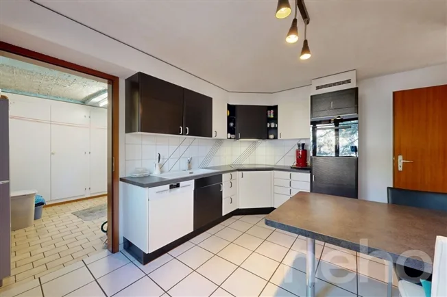 6 Zimmer Einfamilienhaus in Court – foto 5 di 12