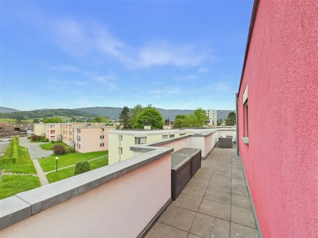 Moderne Penthouse-Wohnung mit Panorama-Terrasse in Delémont – Foto 20 von 22