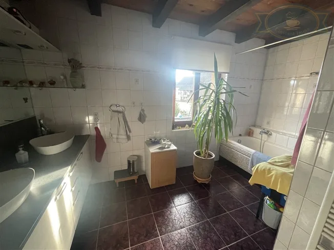 8 Zimmer Einfamilienhaus, 2933 Lugnez
