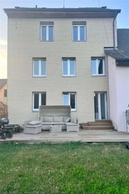 6 Zimmer Wohnung, 2942 Alle