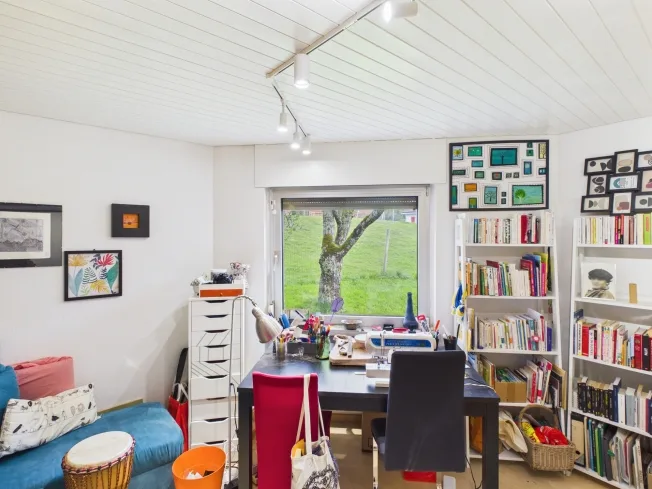Casa con architettura contemporanea unica con giardino, veranda e grande garage – foto 20 di 20