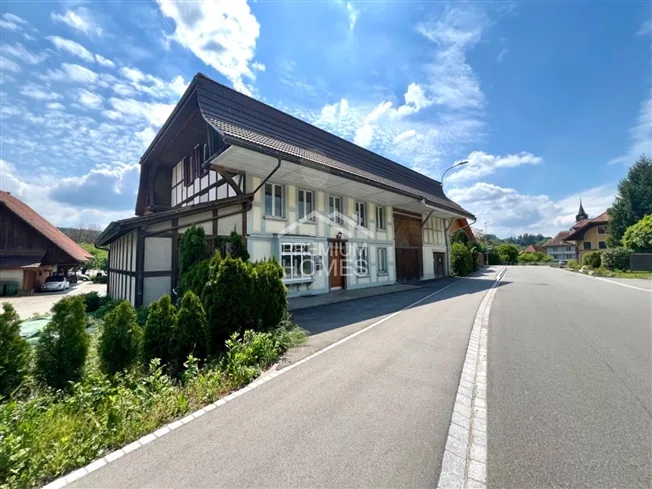 8 Zimmer Einfamilienhaus in Leuzigen – Foto 4 von 12