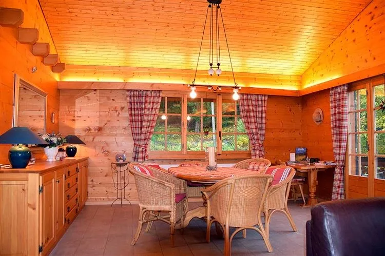 5.5 Zimmer Chalet in St. Niklaus VS – photo 3 of 10