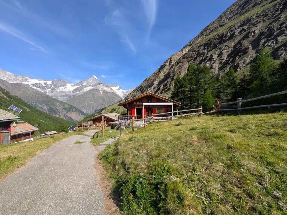 4.5 Zimmer Chalet in Täsch – photo 14 of 15