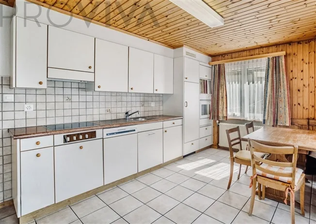 11 Zimmer Einfamilienhaus in Staldenried – Foto 8 von 10