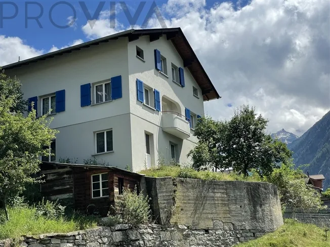 11 Zimmer Einfamilienhaus in Staldenried – Foto 2 von 10