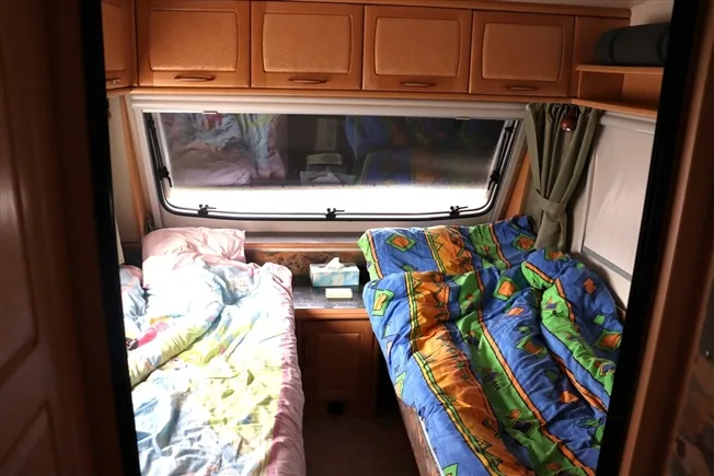 Charming 2.5-room camping house with sun terrace in Raron VS – photo 11 of 13