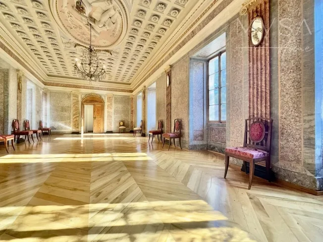 Schloss in Leuk – Foto 2 von 7