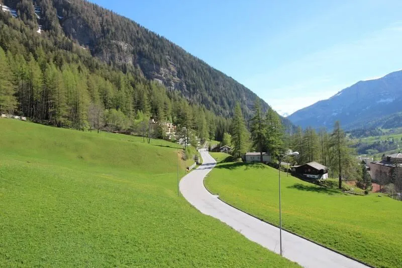 4.5 Zimmer Wohnung in Leukerbad – photo 2 sur 2