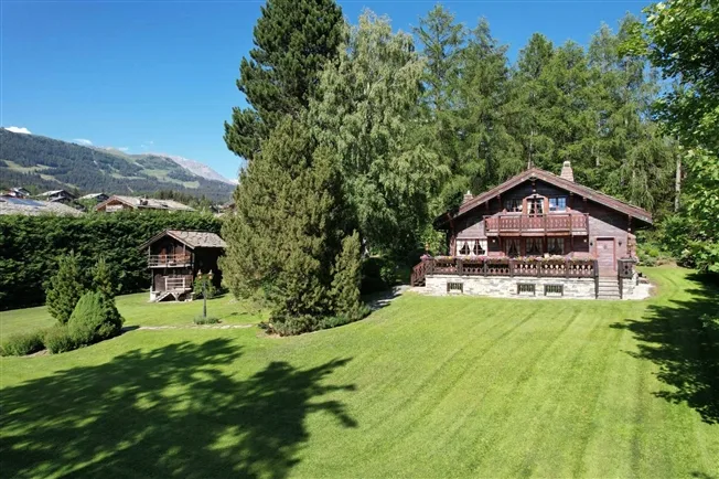 Splendido chalet con il suo mazot su una magnifica parcelle – foto 12 di 23