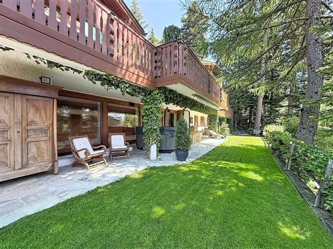 Prächtiges Chalet mit Pool und Spa, abgelegen – Foto 17 von 19