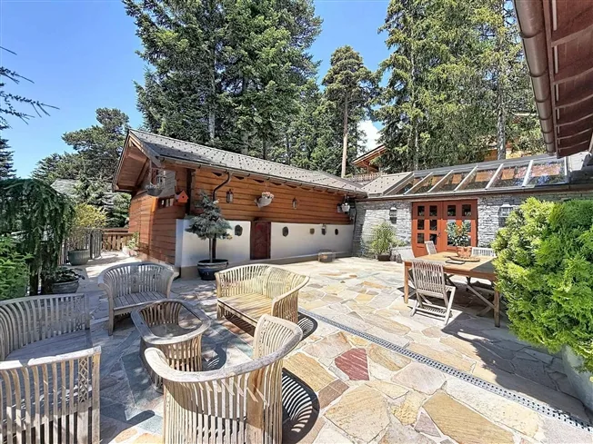 Prächtiges Chalet mit Pool und Spa, abgelegen – Foto 14 von 19