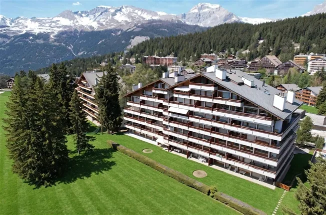 Wohnung mit 6.5 Zimmern im Dachgeschoss mit Blick auf den Golf und superber Aussicht + Studio – Foto 13 von 25