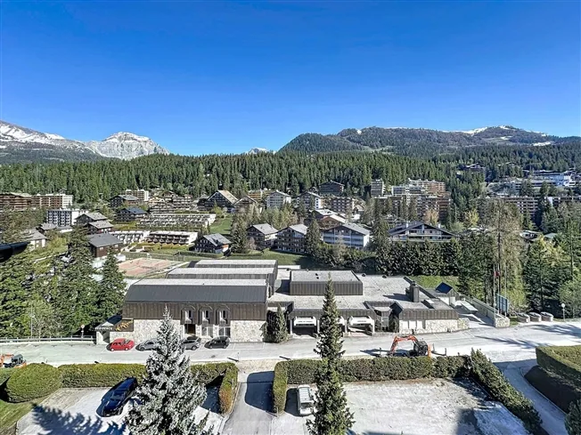 Wohnung mit 6.5 Zimmern im Dachgeschoss mit Blick auf den Golf und superber Aussicht + Studio – Foto 22 von 25