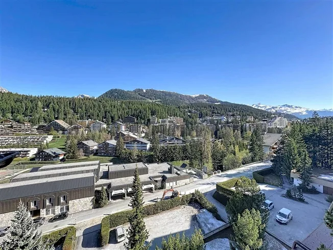 Wohnung mit 6.5 Zimmern im Dachgeschoss mit Blick auf den Golf und superber Aussicht + Studio – Foto 23 von 25