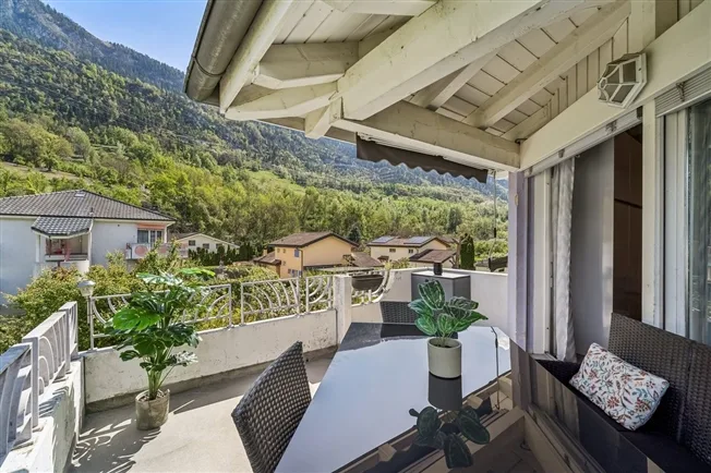 5 Zimmer Attikawohnung in Chalais – Foto 3 von 12