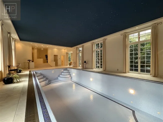 10 Zimmer Villa in Binningen – Foto 9 von 12