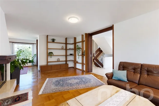 6.5 Zimmer Einfamilienhaus in Ettingen – Foto 3 von 11