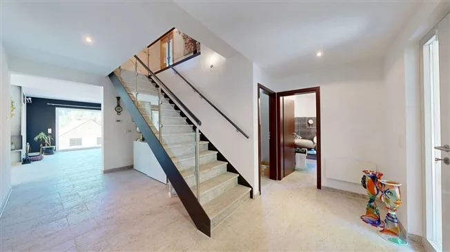 6.5 Zimmer Einfamilienhaus in Duggingen – foto 2 di 20