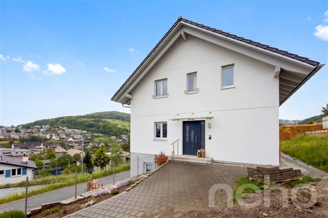 8 Zimmer Einfamilienhaus in Zeiningen – photo 2 of 12