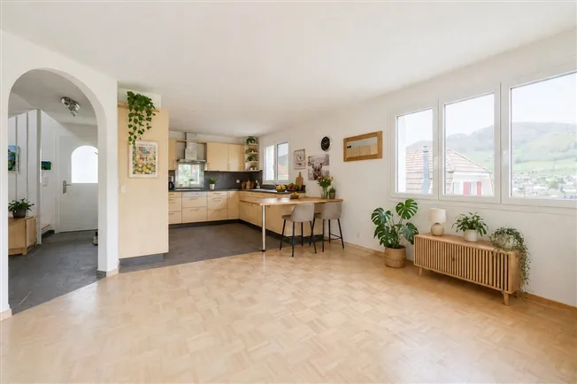 5.5 Zimmer Einfamilienhaus in Läufelfingen – foto 4 di 15