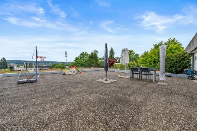 5.5 Zimmer Terrassenhaus in Bellach – Foto 3 von 13