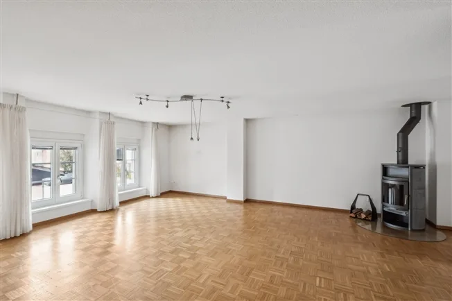 9.5 Zimmer Einfamilienhaus in Balsthal – Foto 3 von 8