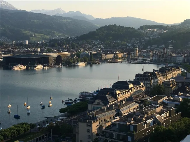 8 Zimmer Wohnung in Luzern – foto 2 di 2