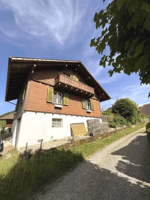 4.5 Zimmer Einfamilienhaus in Reiden – Foto 3 von 13